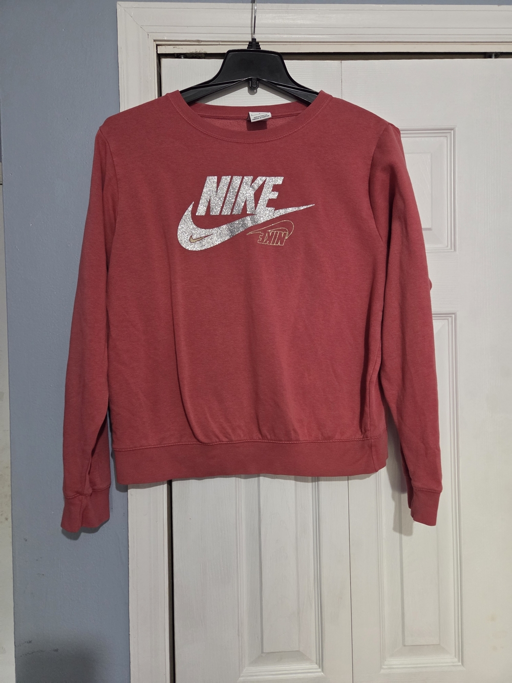 Nike Coral Crewneck Sweatshirt with Glitter Logo